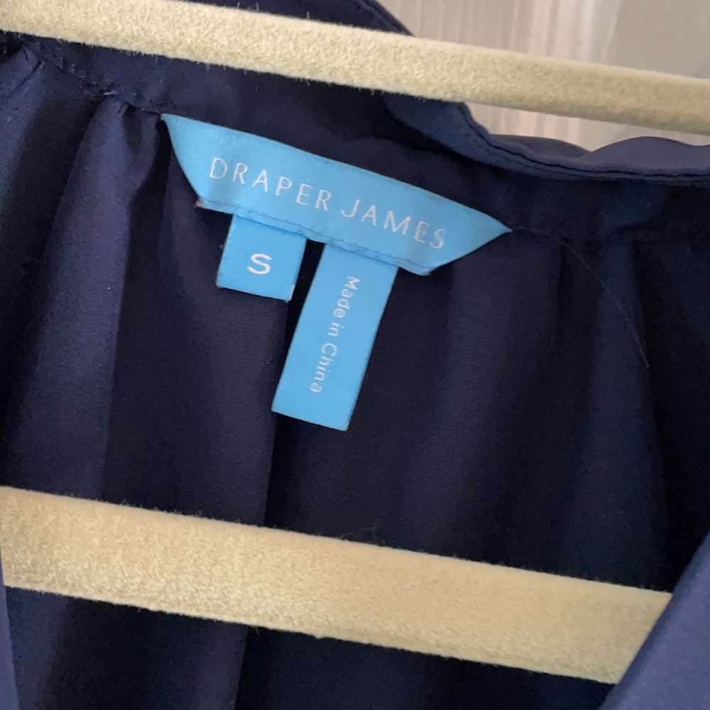 Draper James basic navy blouse - small - Picture 2 of 4